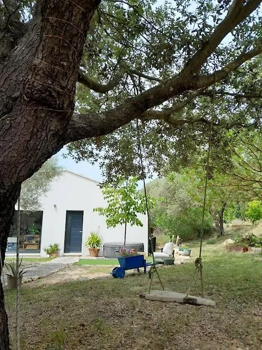 Maison Moderne Avec Jardin Et Jacuzzi La Bouilladisse 0*,
