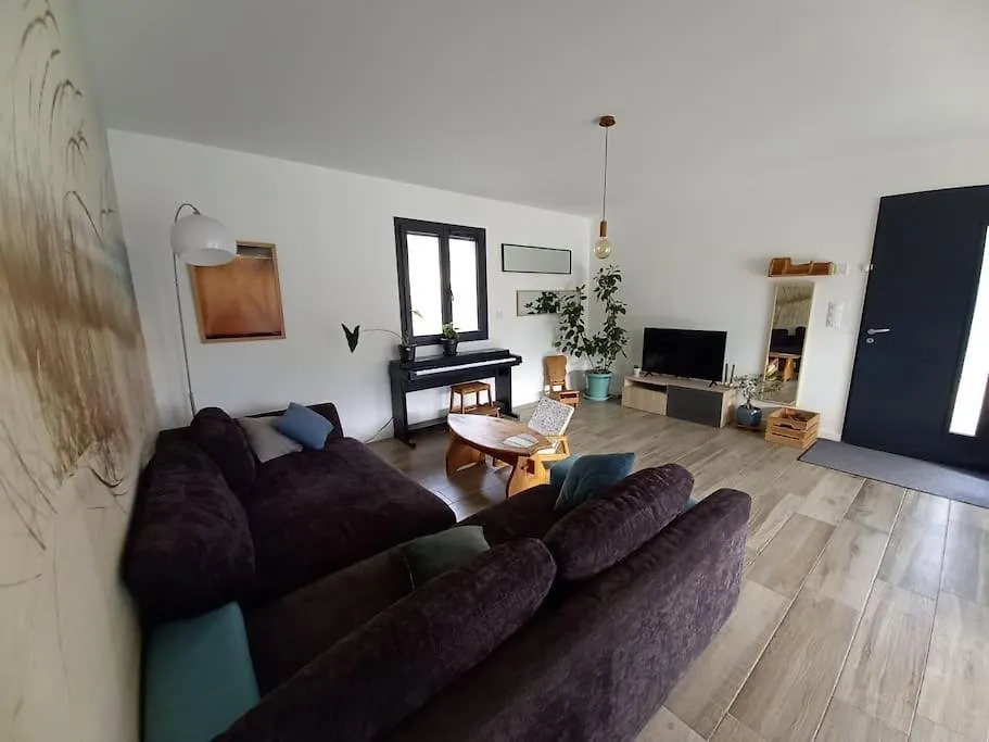 Holiday home Maison Moderne Avec Jardin Et Jacuzzi La Bouilladisse